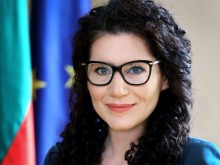 Калина Константинова: България ще продължи да се грижи за бежанците от Украйна
