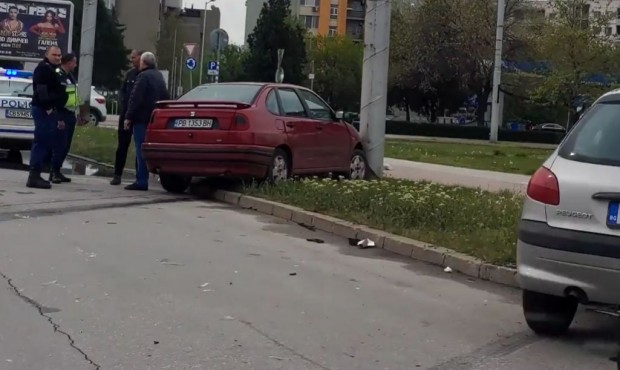 Катастрофа затруднява движението на оживено кръстовище в Пловдив научи Plovdiv24 bg