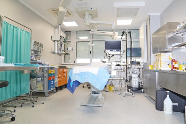 В изцяло реновирани операционни зали вече работят специалистите от Клиниката