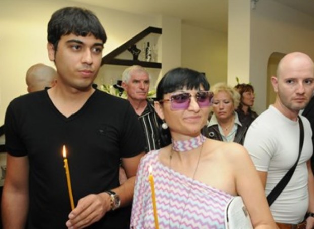 Фаталният Дачо на Софи Маринова стяга сватба