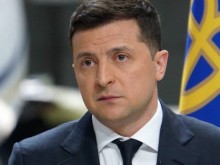 Зеленски иска тежки оръжия