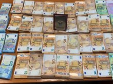 Недекларирани 230 980 евро откриха митническите служители на "Капитан Андреево"