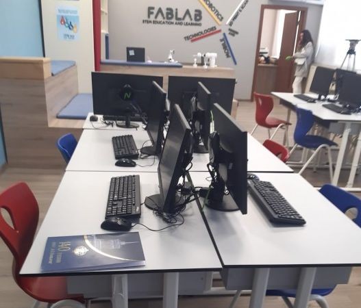 STEM център FabLab бе открит във Варненската морска гимназия Свети