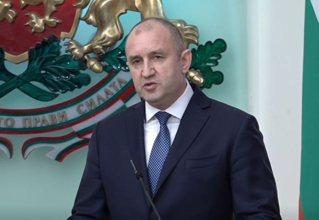 Държавният глава коментира инициативата на премиера Кирил Петков за дарителска