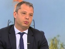 Делян Добрев: Правят се на ястреби, за да плащаме с 30% повече за газ