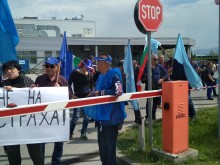Тревога: Работодатели вече използват положението с бежанците и заменят български работници с други