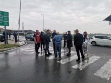 Протестиращи блокираха пътя от Сандански към АМ "Струма"