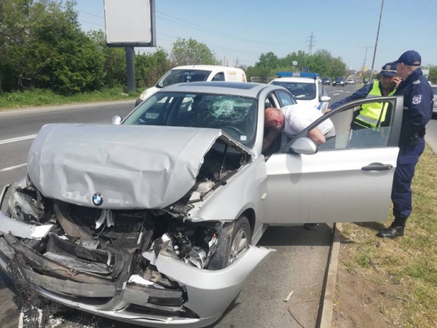 Много пиян шофьор предизвика катастрофа в Бургас. Мястото е непосредствено