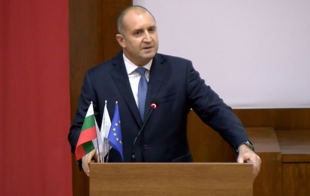 Президентът участва в Пловдив в дискусия на тема Бъдещи предизвикателства