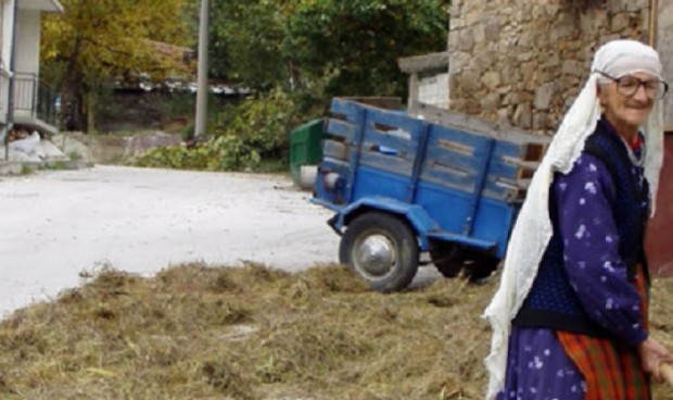 110-годишната Нурие от родопското село Средногорци е най-възрастният български гражданин,