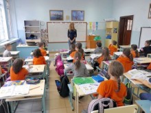 Близо 72% от учителите са с увеличени заплати