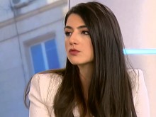 Лена Бориславова: Коалицията е стабилна и работи здраво