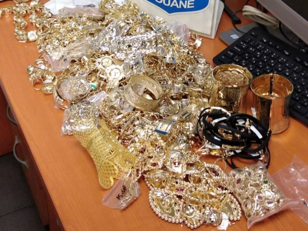 Близо 5 кг контрабандно пренасяни златни и сребърни накити откриха