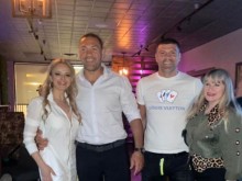 Кубрат Пулев попадна в прегръдките на известна фолк певица, но не е Андреа