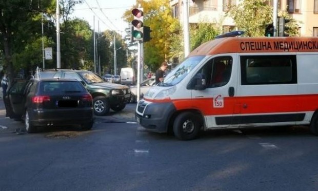 Пешеходка е пострадала при пътно произшествие в Пловдив, съобщиха от