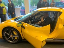 Бизнесмен от България даде 430 000 евро за най-новото "Ферари"
