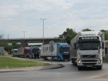 Превозвачите в Русе блокираха движението при "Дунав мост"