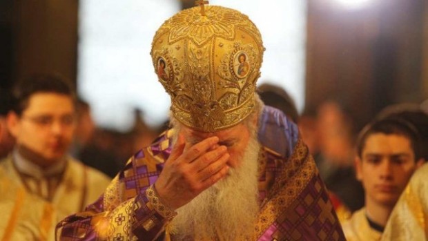 Българският патриарх Неофит е претърпял инцидент този следобед.Той е паднал