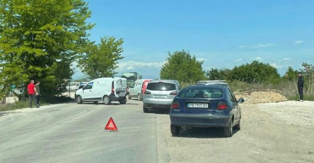 Катастрофа затрудни движението, видя Plovdiv24.bg. На кадри от мястото на инцидента