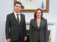 Кирил Петков договорил с вицепрезидента на САЩ евтин газ от юни