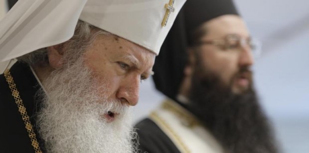 Състоянието на патриарх Неофит остава стабилно Той беше настанен в болница