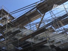 Напредва бавно, но сигурно! Гледайте изграждането на козирката на "Бесика"