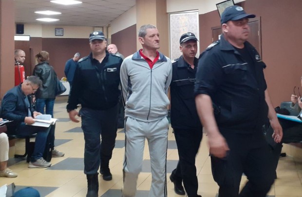 Николай Янакиев обвинен в убийството на съпругата си при условия