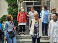 Работещите в Тубдиспансера на Варна почти година работят без заплати