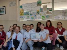 В Математическата гимназия в Пловдив изработиха 12-метров плакат 