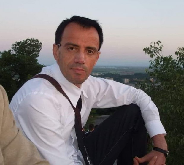 Учител по Математика от Английската гимназия в Пловдив загуби борбата