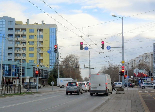 Кръстовището на бул. Никола Вапцаров“ с бул. Македония“ ще бъде