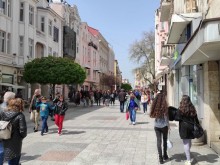 Пловдив много далече от София по средна заплата