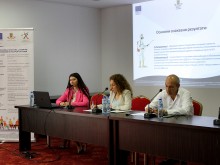 Над 2000 възрастни и болни граждани получават помощ по проект "Патронажна грижа + в община Пловдив"