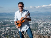 Васко Василев шокира с признание, напсувал учителка в Москва