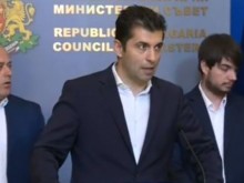 Какво реши Кирил Петков след среща с превозвачите? Ще спрат ли протестите?