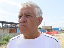 Протестиращ към депутатите: Карайте поне месец с 300 лева заплата!