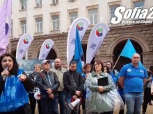 Ваня Григорова: Зад затворената врата стои улицата, готови сме за стачка!