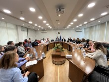 Множество въпроси за кариерата над Белащица