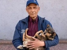 Украинец и кучето му вървяха 200 км, за да се спасят от войната