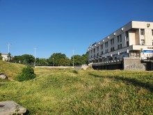 След публикация на Plovdiv24.bg: Окосиха тревата на Римския форум