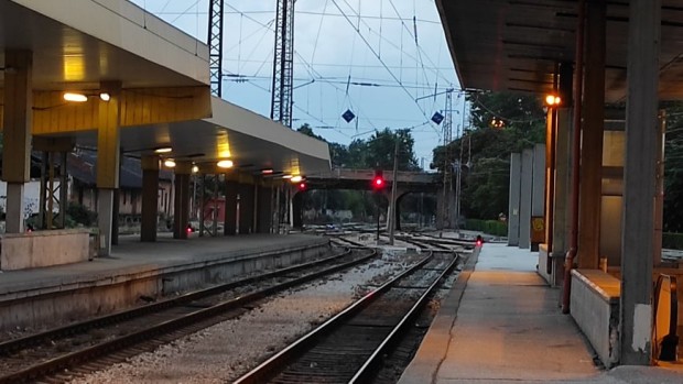 Заради спирачка на влака от Свиленград до Пловдив 150 пътници