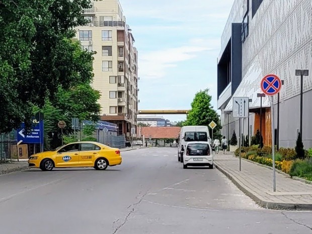 Транспортен хаос около мол в Пловдив