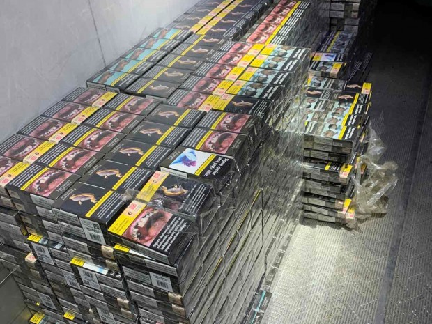 Митническите служители откриха близо 40 000 къса контрабандни цигари във