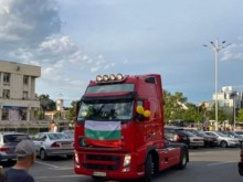 Абитуриент от Пловдив се появи доста интересно на бала си