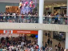 Стълпотворение в пловдивски мол, но не заради шопинг