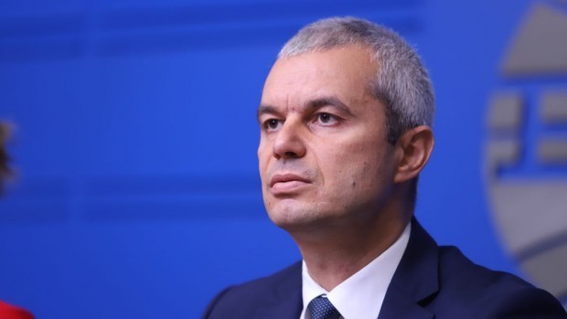 Лидерът на партия Възраждане Костадин Костадинов поиска оставката на правителството