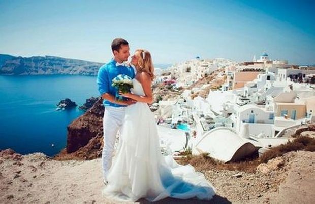 Гърците масово се женят, а чужденци от цял свят също