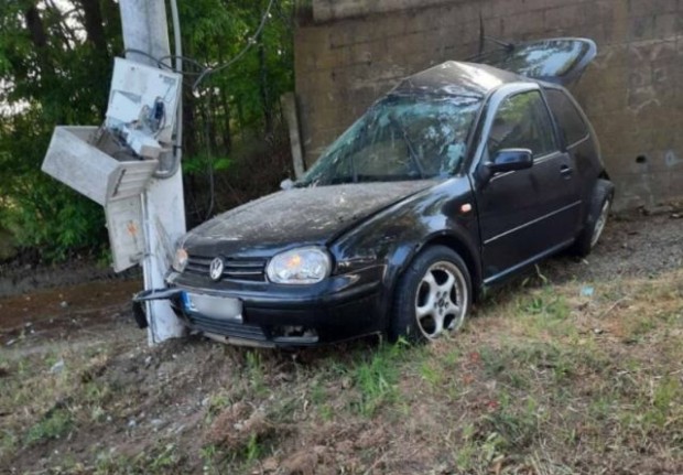 Бременно момиче загина при тежка катастрофа във Врачанско При пътния