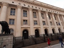 Оградата на Съдебната палата също трябва да се премахне