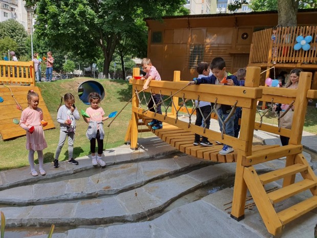 Нова еко площадка беше открита днес, в детска градина Морска